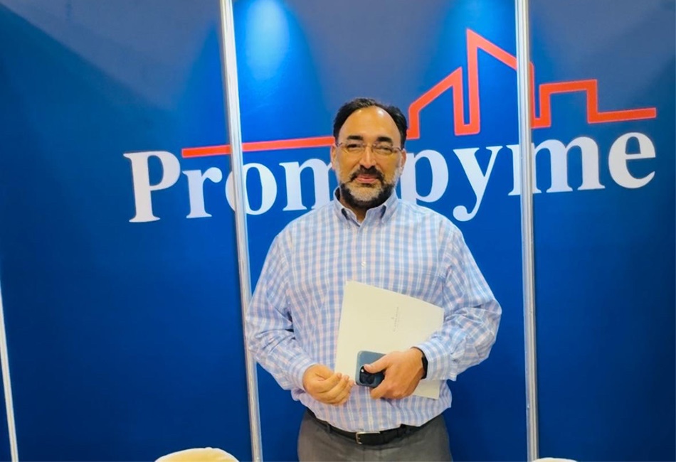 Luis Miura En Stand Luis Miura En Stand